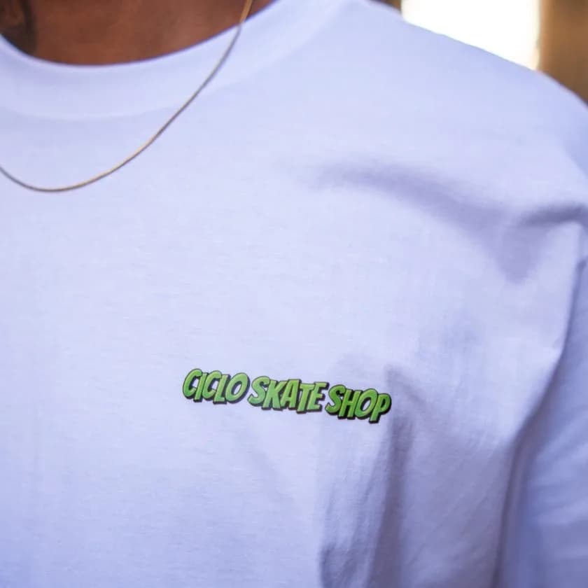 Camiseta Hands Ciclo Skate Shop